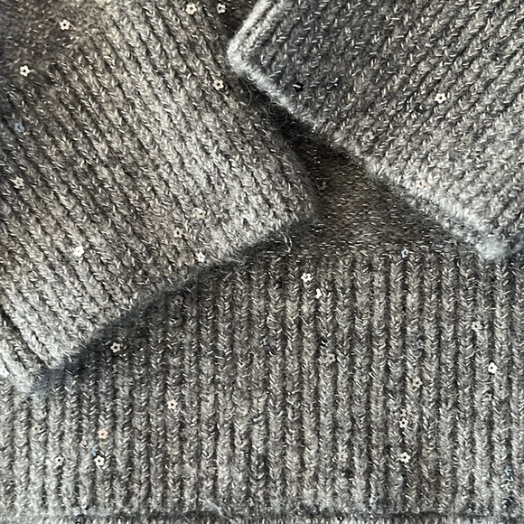 H&M Gray Shiny Boyfriend Embellished Sweater XS - Picture 5 of 11